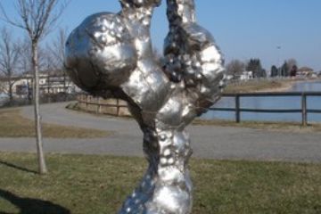 Parchetto Saima Avandero - Scultura di Xelidon Xhixha