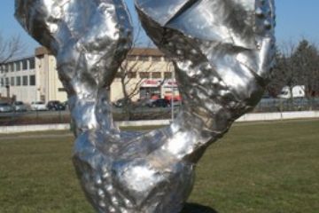 Parchetto Saima Avandero - Scultura di Xelidon Xhixha